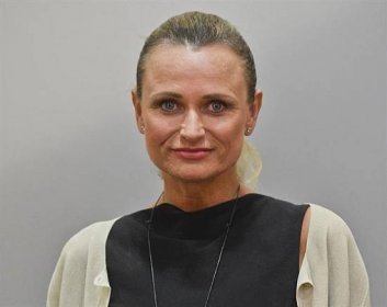 Exmoderátorka a manželka režiséra Adamcová bude mluvit za Babišovu vládu