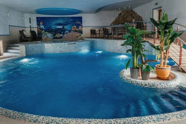 otel Troyer