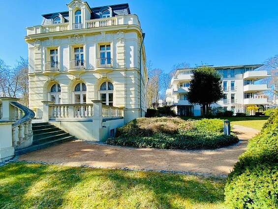 Residenz Bleichröder von der Parkseite aus