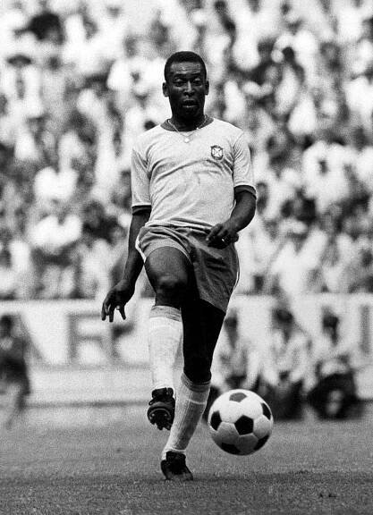 Pláče celý fotbalový svět. Zemřel Pelé