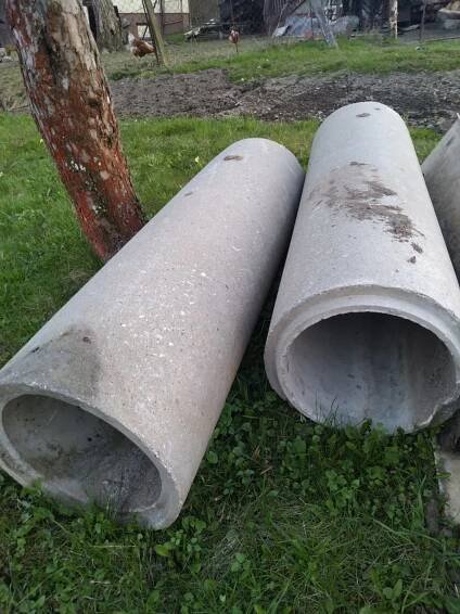 Prodám 2 betonové kanalizační roury pro. 300 mm délka 1250mm. Cena 200/ks - InzerceTrinec.cz
