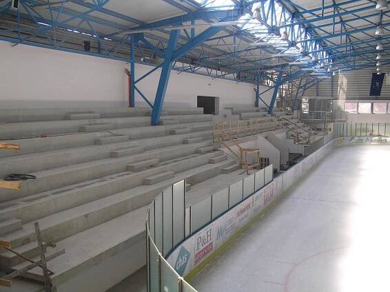 Dostavba zimního stadionu ve Třebové finišuje