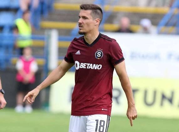 Lukáš Sadílek Sparta 23.jpg