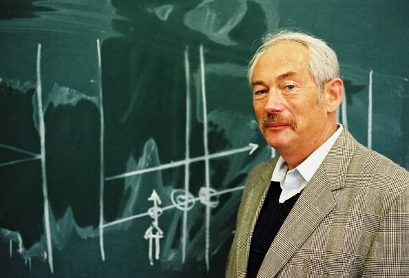  Prof. Dr. rer. nat. Peter Grünberg 