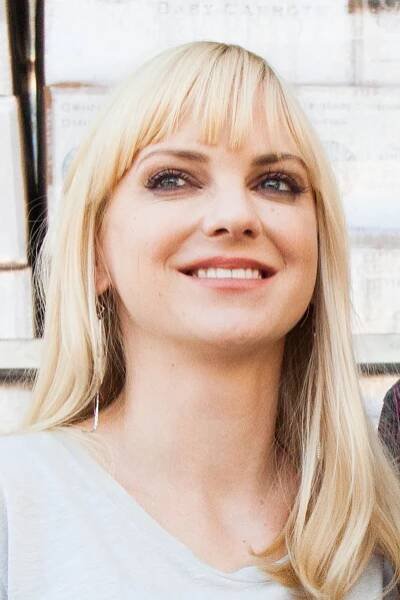 Soubor:Feed America, Cloudy with a Chance of Meatballs 2, Anna Faris (cropped).jpg – Wikipedie