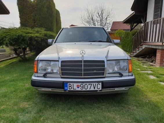 1993 Mercedes Benz W124 E280 2.8 benzín 145 kW 270 Nm