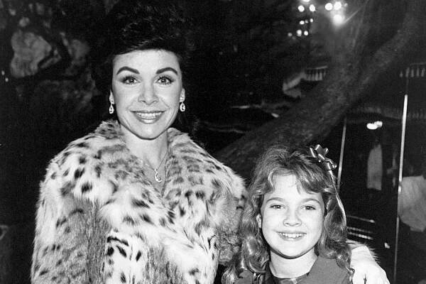 ANNETTE FUNICELLO, DREW BARRYMORE
