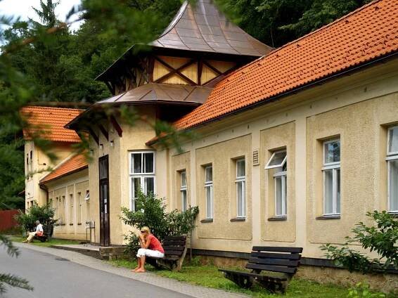 Hotel Lázně Kostelec, Česká republika Valašsko - 2 470 Kč Invia