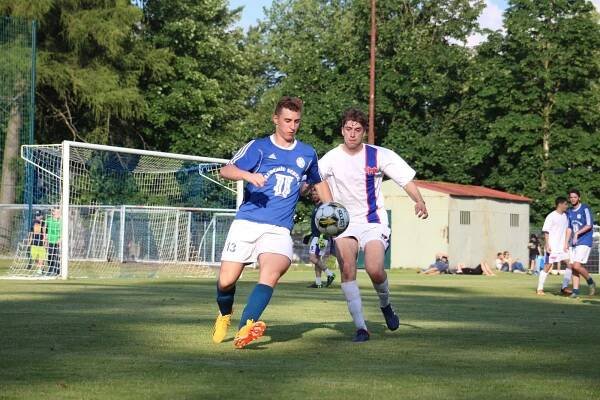 OBRAZEM: Suchdolský fotbal slavil 100 let. Přijeli reprezentanti i hokejisté
