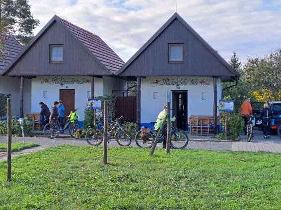 Za burčákem pěšky i na kole 2024 – foto – Klub českých turistů Polná