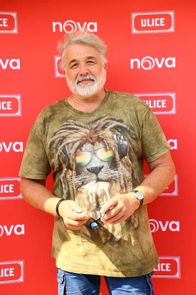 FOTO: Pavel Novotný přišel ve skvělé náladě. – stránka 19