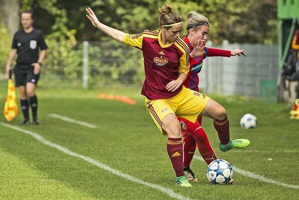 Dukla Praha porazila ve fotbale Viktorii Plzeň 1:0... zatím jen v ženské provedení