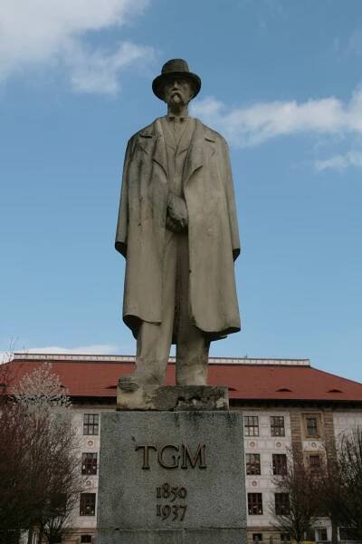 Soubor:Sušice, nábřeží Jana Seitze, socha TGM (8137).jpg – Wikipedie