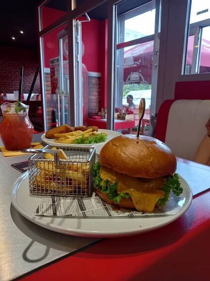Charlie´s Burger & Bar foto 3