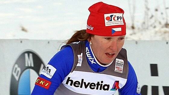 Fotogalerie: Finka Karttu Niskanenenová projíždí vítězně cílem.