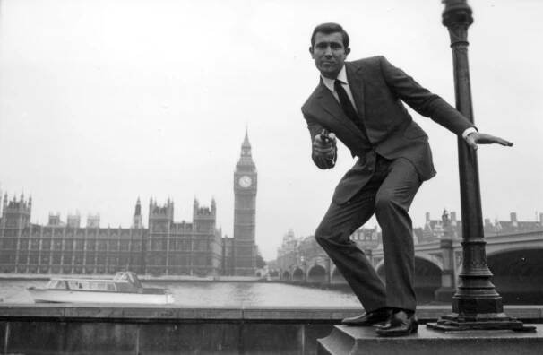 Strach o legendárního Bonda: George Lazenby (84) skončil v nemocnici!