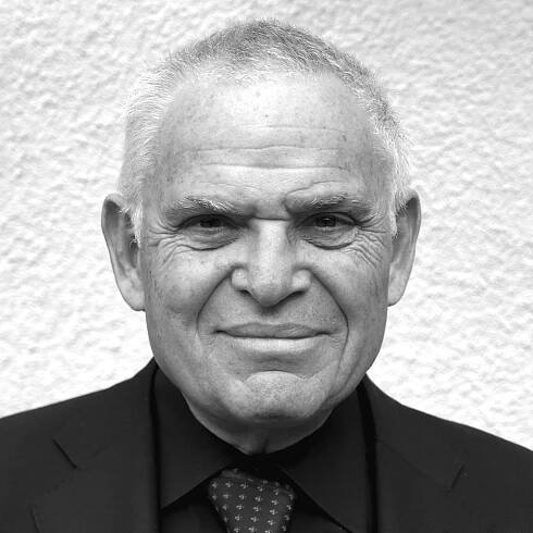 http://Edward%20Luttwak