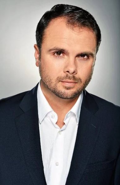 Foto k tématům Petr Macek, Petr Kopl, Pérák: Oko budoucnosti, Pérák, superhrdinové, komiks – stránka 4