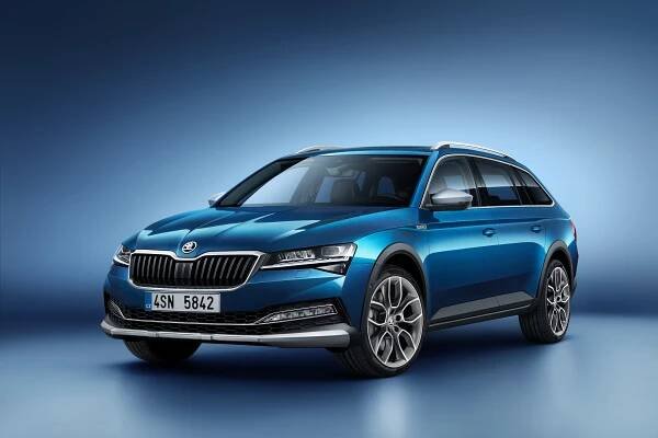 Škoda vstupuje do doby elektrické. Superb jí obětoval svůj obří kufr