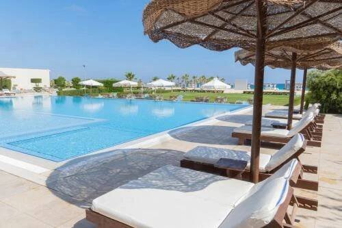 Bazén v ubytování Caesar Bay Resort nebo v jeho okolí