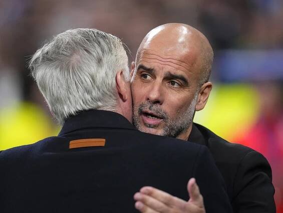 Pep Guardiola a Carlo Ancelotti pred odvetným zápasom Real Madrid - Manchester City v play-off o postup do osemfinále Ligy majstrov.
