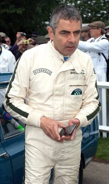 Rowan Atkinson má rád auta.