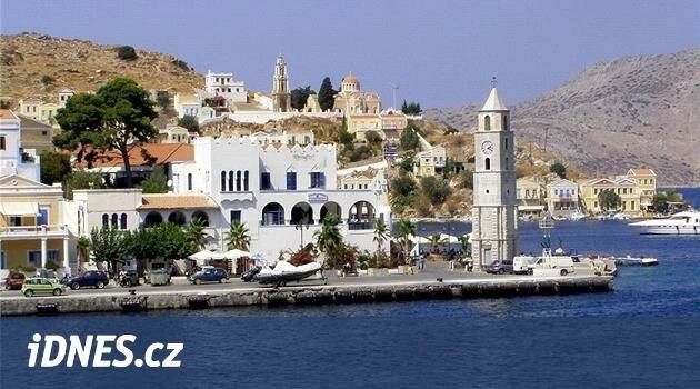 Ostrov Symi skrývá romantické pláže i nejkrásnější přístav Řecka - iDNES.cz