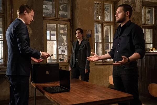 Jay Paulson, Heida Reed, Luke Kleintank - FBI: International - Neměl jsem ji opouštět - Z filmu