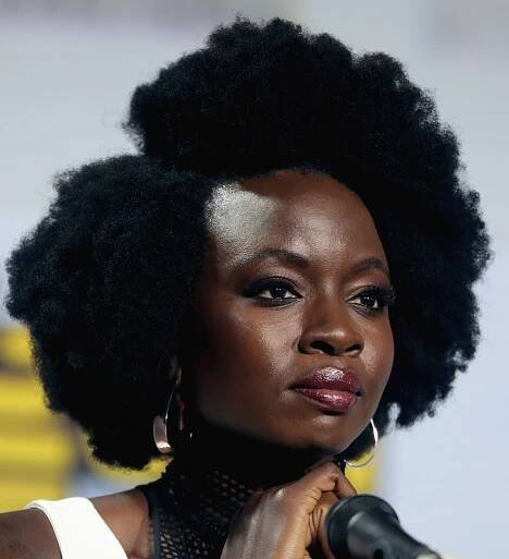 Soubor:Danai Gurira (48411570387) (cropped).jpg – Wikipedie