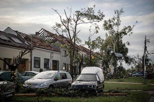 Následky tornáda v Moravské Nové Vsi na Břeclavsku - den poté, 25. června 2021.