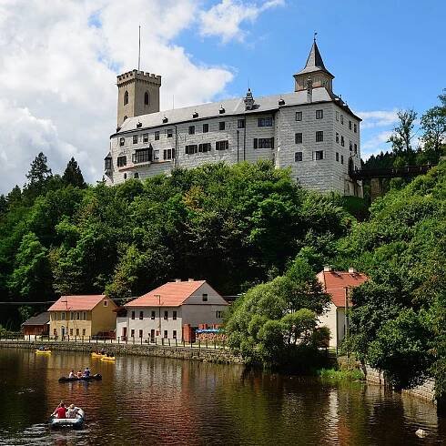 Shuttle bus transfer from Cesky Krumlov to Melk | Český Krumlov shuttle bus transfer 
