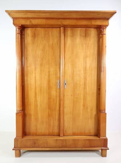 Biedermeier Kasten um 1830 - Nábytek a interiér