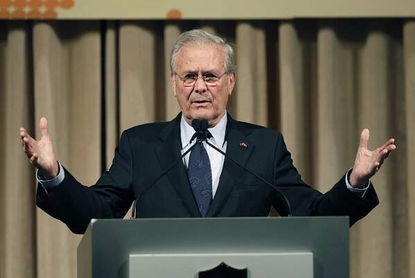 Zomrel Donald Rumsfeld, bývalý minister obrany USA