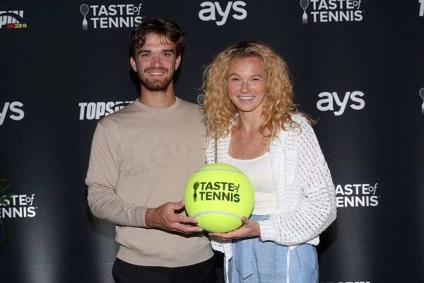 Tennis Tracker: Siniaková a Macháč si v Paříži zahrají o olympijskou medaili i v mixu