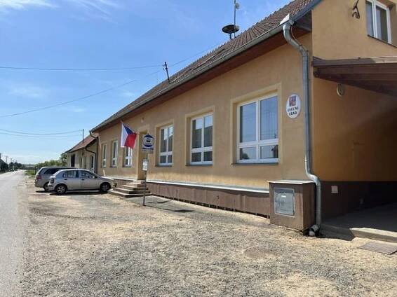 Kupařovice - obecní úřad foto 2