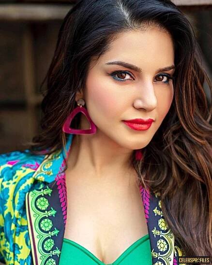 Sunny Leone Wiki, Kids, Income, Biography and Pics 2021 9