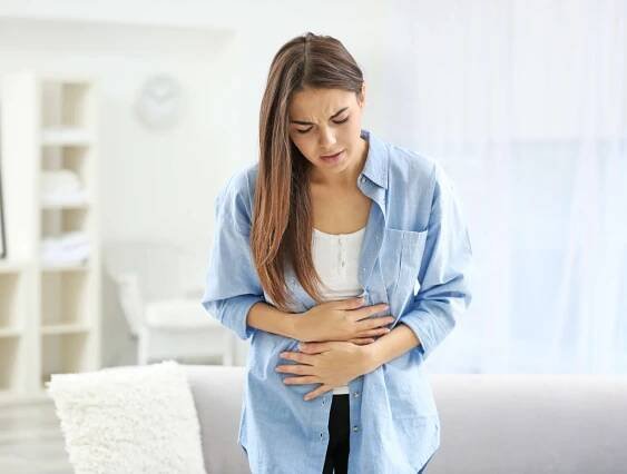 U žen se zánět slepého střeva často zaměňuje za podezření na gynekologické problémy.