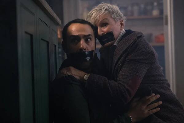 Jamie Demetriou, Glenn Close - Návrat do akce - Z filmu