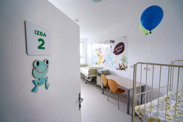 Topoľčianska nemocnica otvorila vynovené pediatrické oddelenie - Zlepšujeme zdravotníctvo