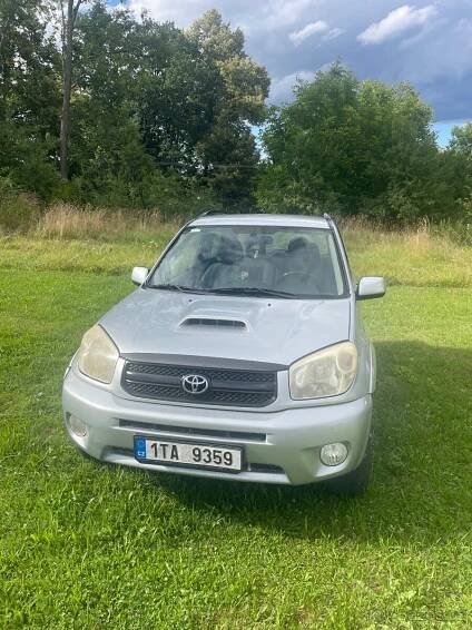 Toyota RAV4 2.0; r. 2004