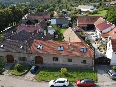 Prodej  rodinného domu 398 m², pozemek 1 153 m²