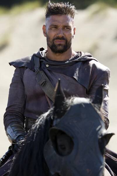 Letopisy rodu Shannara - Vyvolení - 2. část - Z filmu - Manu Bennett
