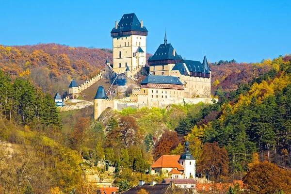 KARLŠTEJN A KŘIVOKLÁT - Městské kulturní centrum Zbýšov