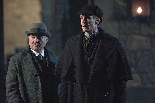 Smrt v klášteře - Z filmu - Kenneth Welsh, Matt Frewer
