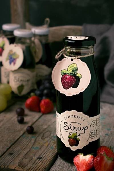 Jahodový sirup - 100% ovocný koncentrát - Slaskoukjidlu.cz