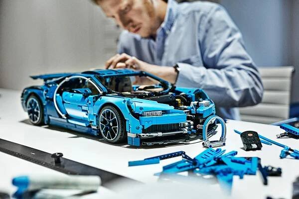 42083 LEGO TECHNIC - Bugatti Chiron | Dráčik - vítejte v internetovém obchodě s hračkami