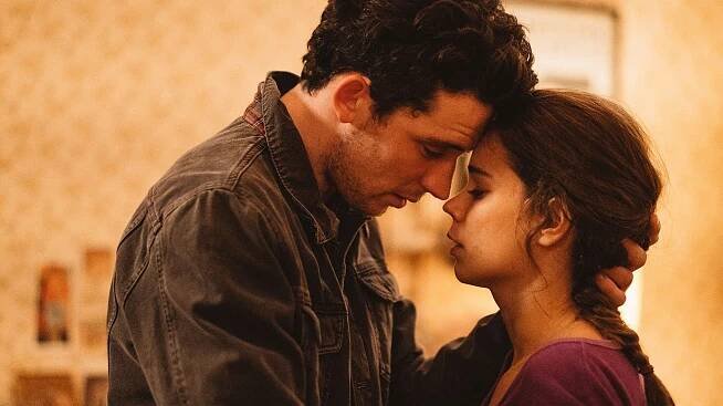 Only You - Z filmu - Josh O'Connor, Laia Costa