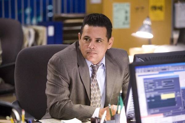 Closer - Až za hrob - Z filmu - Raymond Cruz