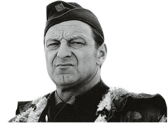 Skutečné životy: Hajného z trilogie s Holým pronásledovala smrt! Janu Pohanovi zabil otec maminku i sebe,...