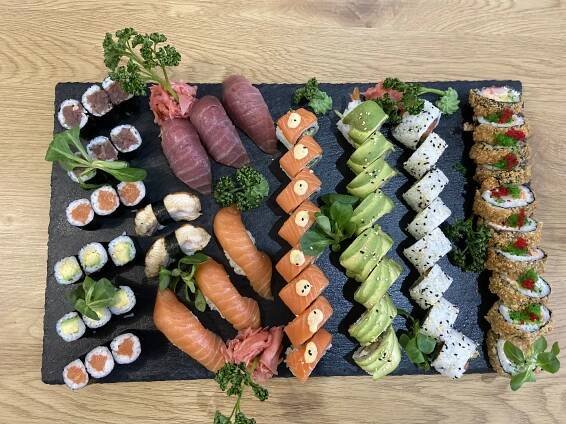 Sushi v centru Plzně: 16, 29 nebo 60 rolek s rybami i zeleninou